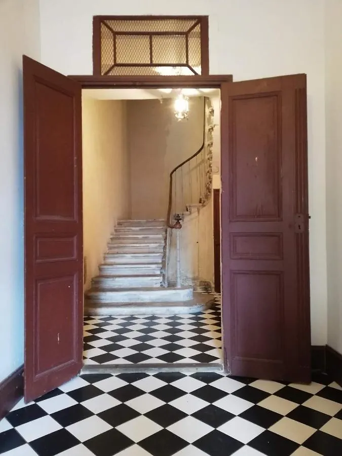 Apartment Orange: Appartement Pratique Et Idealement Place Orange